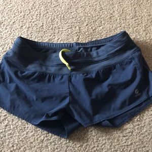 Oiselle mac Roga short